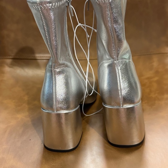 A New Day Pippa Silver Boots. Chunky Heel - Picture 4 of 5